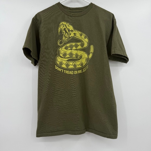 5.11 Tactical T Shirt Men Medium Green Short Sleeve Crew Neck Snake Graphic - Picture 1 of 8